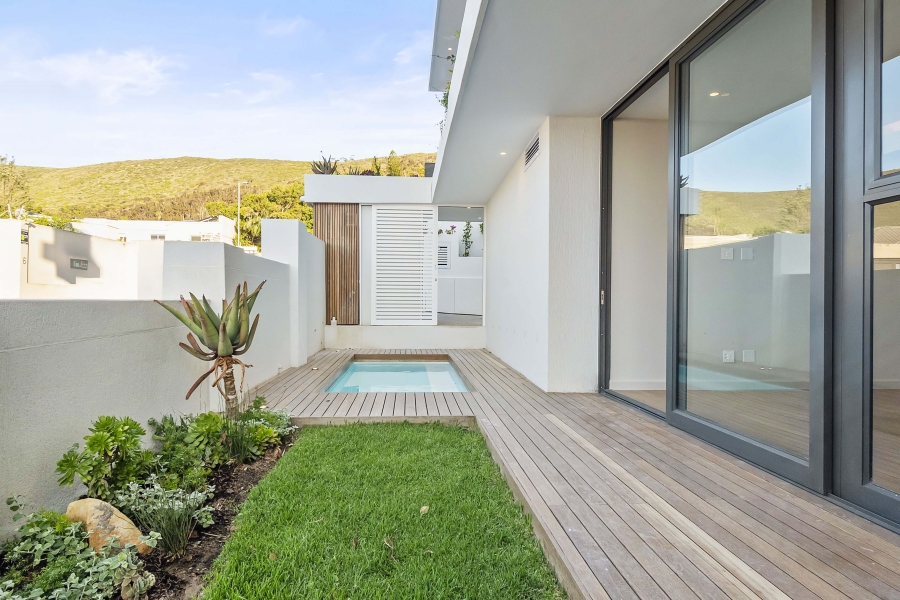 3 Bedroom Property for Sale in Fresnaye Western Cape